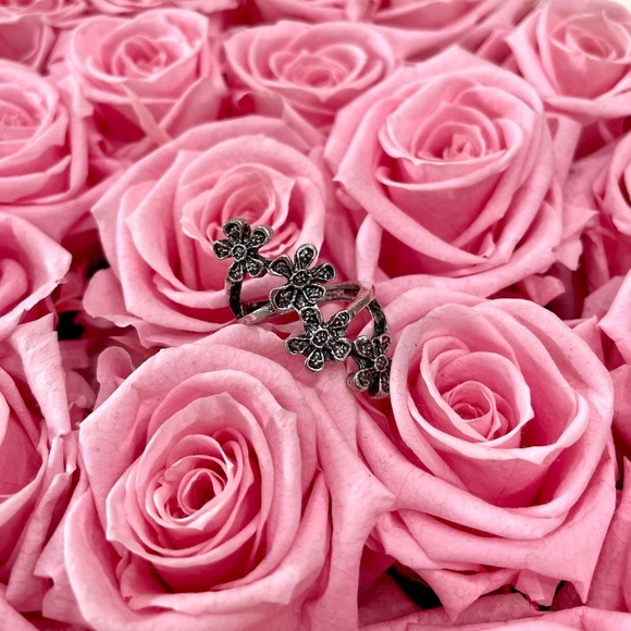 Rustic Flower Ring - Picture 2 of 2